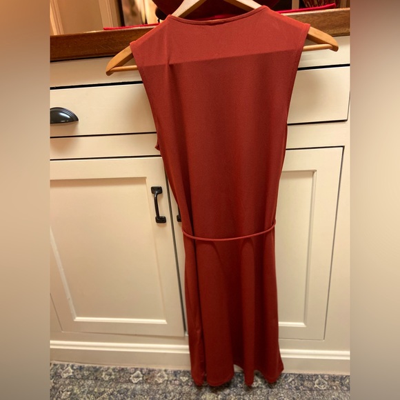 H&M rust colored dress size XS in excellent condition! - Picture 2 of 8